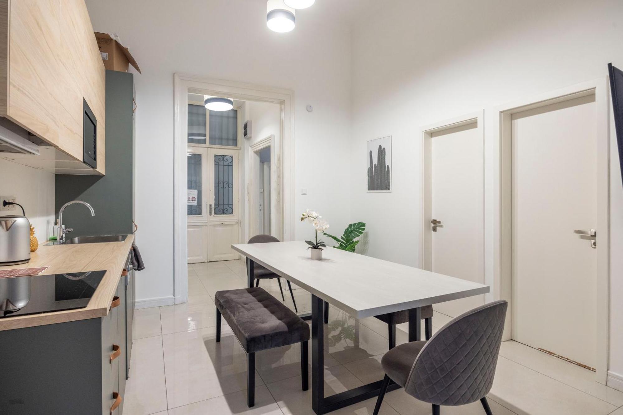 Spacious Cozy Home With 4Bedroom In The Heart Of Bp 부다페스트 외부 사진